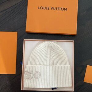 Louis Vuitton new headline beanie NIB white ivory hat
